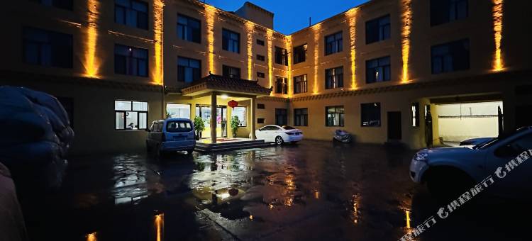 同仁岗日宾馆图片