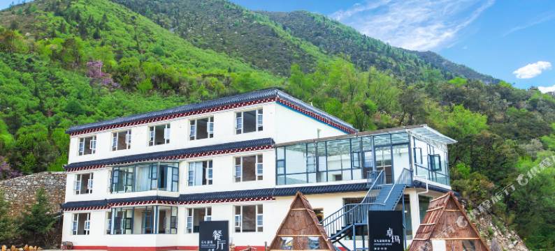 卓玛石头温泉民宿图片