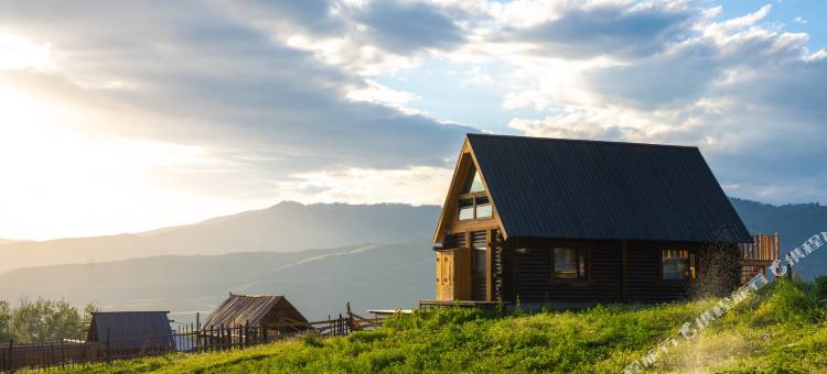 白哈巴踏雪松涧民宿图片