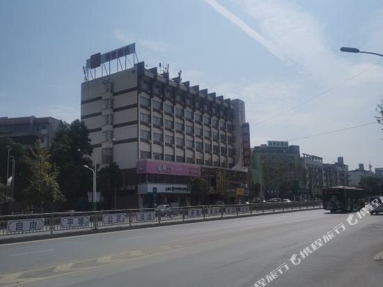如家酒店(桂林高铁北站万达广场店)