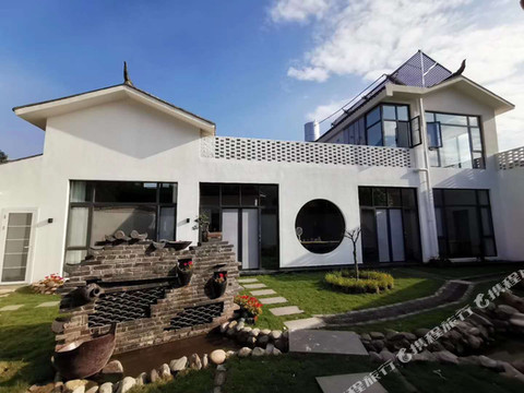 冕宁轻素乡村民宿