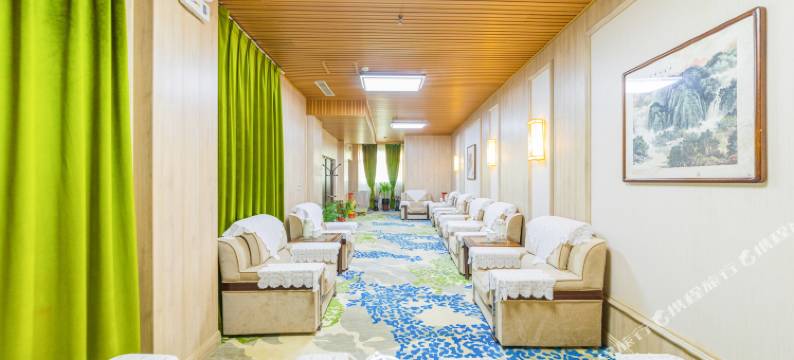 布尔津友谊峰大酒店(迎星楼)图片