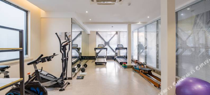 亚轻x酒店(上海同济医院新村路地铁站店)图片