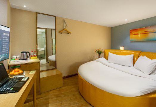 Vienna 3 Best Hotel (Taoyuan Zoushi) Hotel Overview