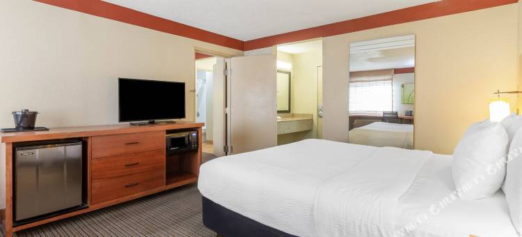 芝加哥丁雷公园拉昆塔温德姆套房酒店(La Quinta Inn & Suites by Wyndham Chicago Tinley Park)图片