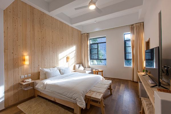 十堰花迹雨舍城市民宿东风汽车总部凯旋大道店