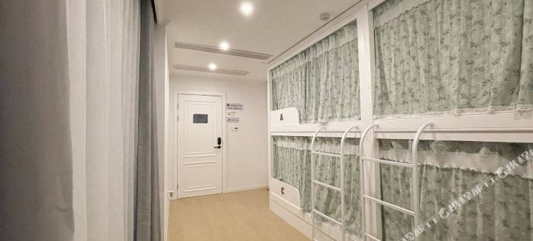 杭州拣枝而栖青年旅舍(龙湖滨江天街江陵路地铁站店)图片