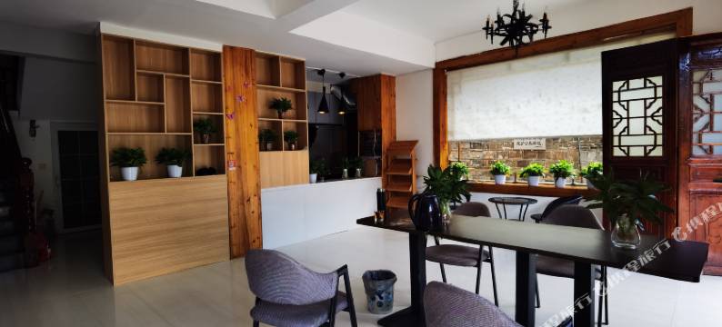 寄情轩驿站(凤凰古城店)图片