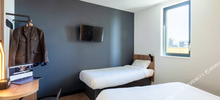 B&B黑木酒店朗代诺(B&B Hotel Landerneau Bois Noir)图片