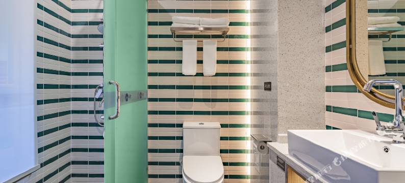 楚雄金色天华酒店(楚雄站彝人古镇店)图片