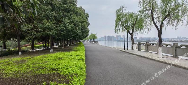 良辰短租公寓(绵阳三江闸坝桥头公园店)图片