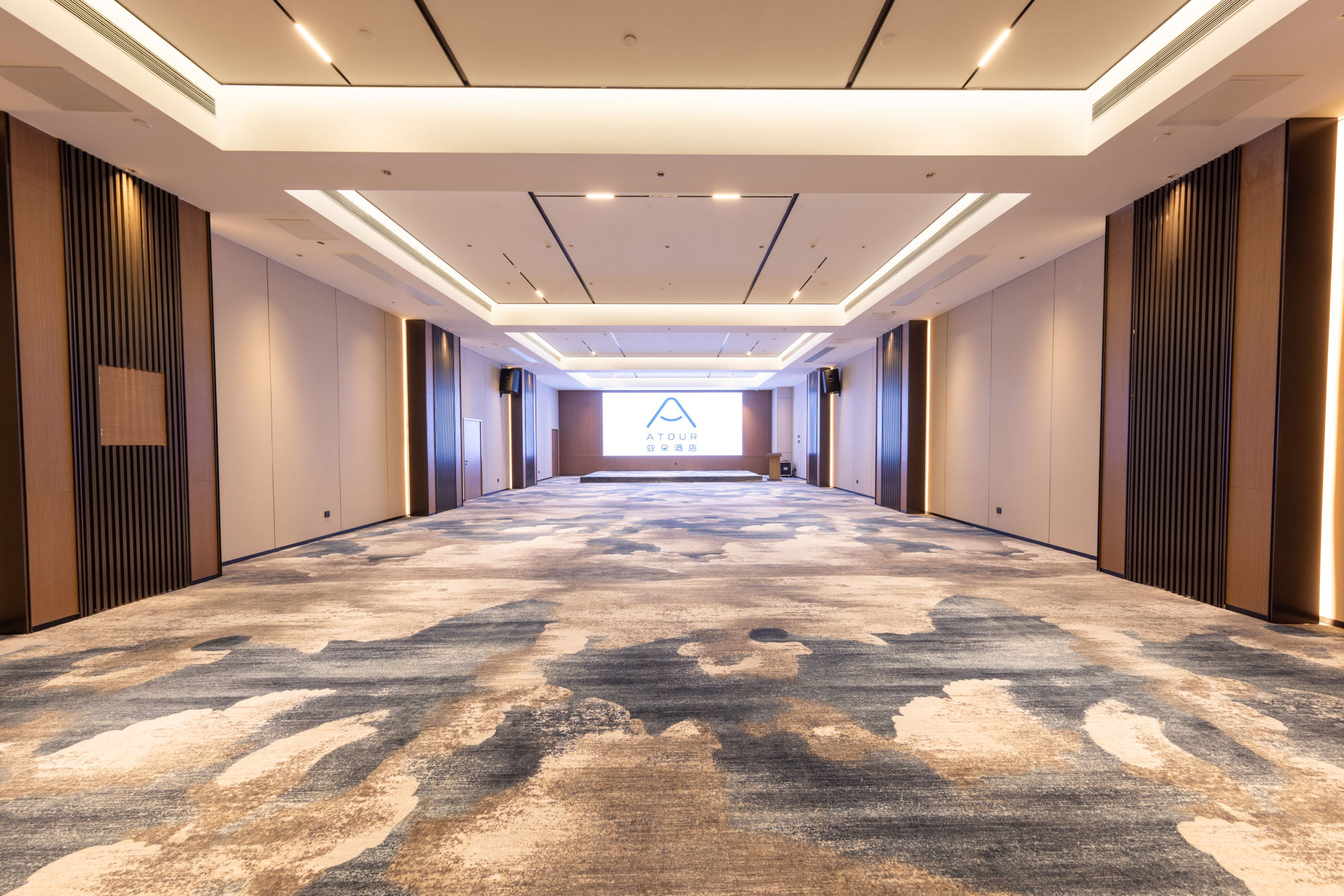 Guangzhou Panyu Chimelong Wanbo centre Atour X HotelOver view