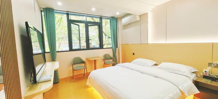 贵阳牛角岛客栈(十里河滩花溪公园地铁站店)图片