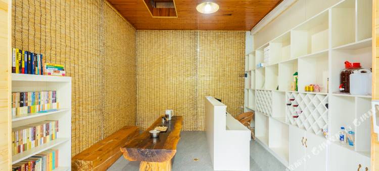 圣泉庄园·White Stone·雪域湖景度假庄园(白水台店)图片