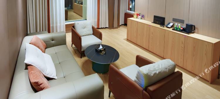 丁青康家大院酒店图片