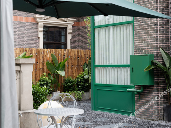 归墅·临江酒店(广汉北站店)