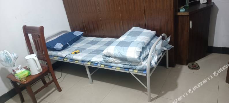 绍兴男生躺平民宿(东江小区店)图片