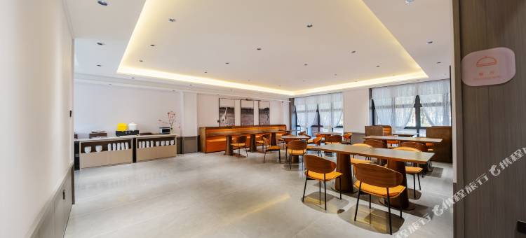 亚悦酒店(阿拉尔人民政府店)图片