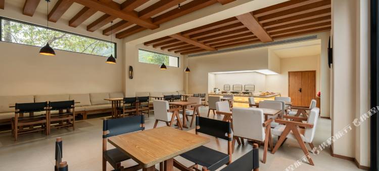 森林里·Villa隐宿(胆扎木沟红山风景区店)图片