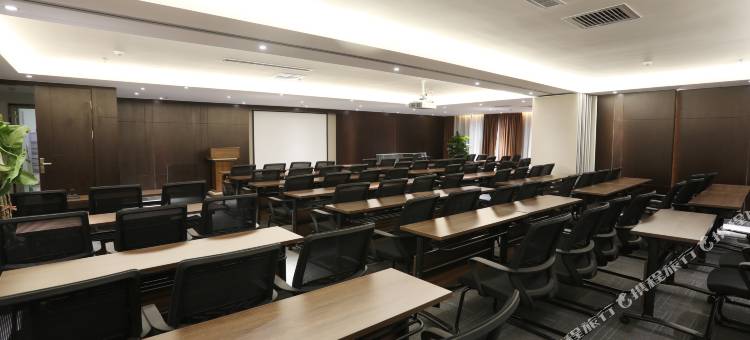 九源酒店(乌鲁木齐高铁站店)图片