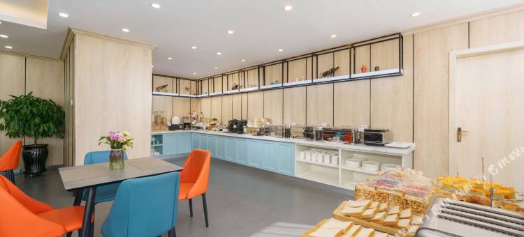 白玉兰酒店(阜康百润时代广场店)图片