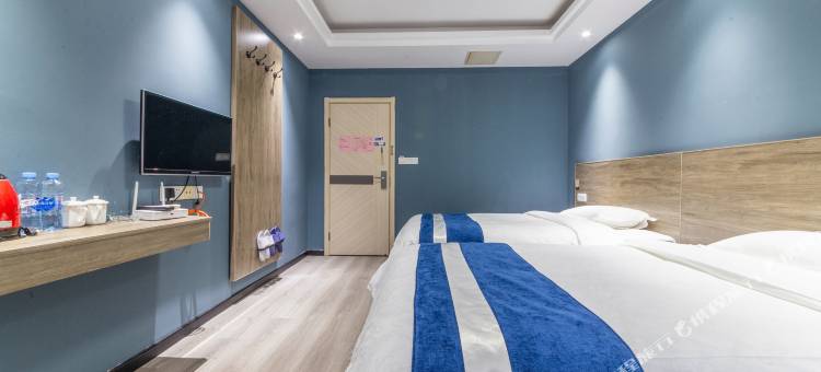 赣州悦享生活主题酒店(江南宋城步步高新天地店)图片