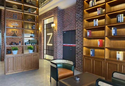 Zhuoyue Hotel (Tacheng Zhuoyue Parkson Shopping Park) Hotel Overview