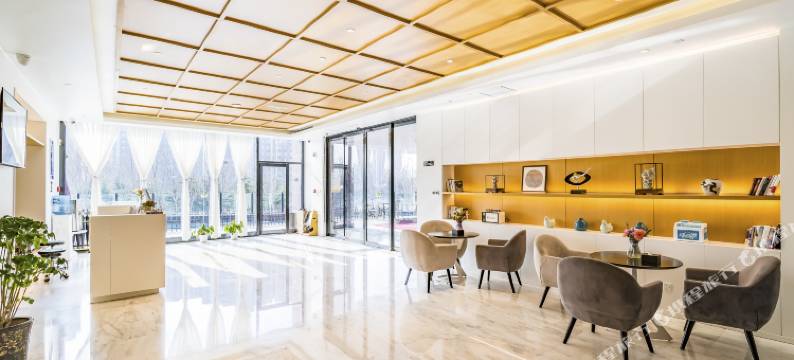 洛阳华晶银河湾酒店(天鹅湖伊河湿地游园店)图片