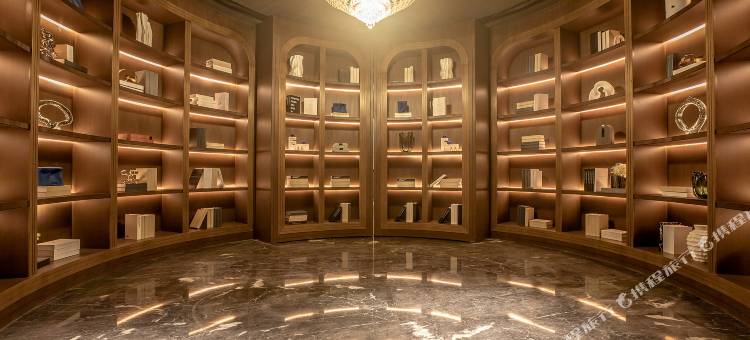 曼陀伦Plus智能酒店(江门和兴广场五邑华侨广场店)图片