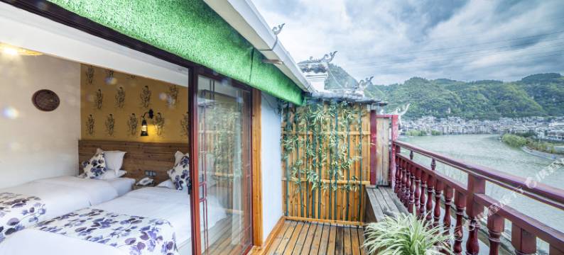 民族部落河景民宿(镇远古城景区店)图片