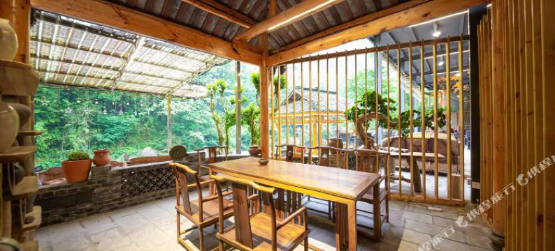 青城后山拾山里民宿(泰安古镇店)图片