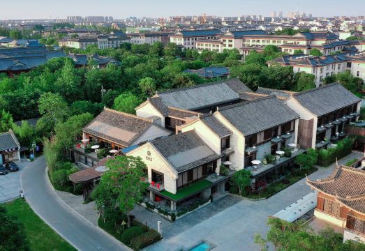 Blossom House Yangzhou LakesideHotel Overview