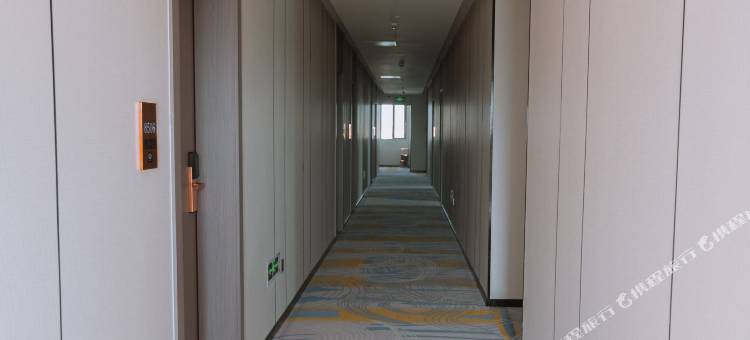 吴川果果轻奢公寓(博铺桥东路鞋业街店)图片