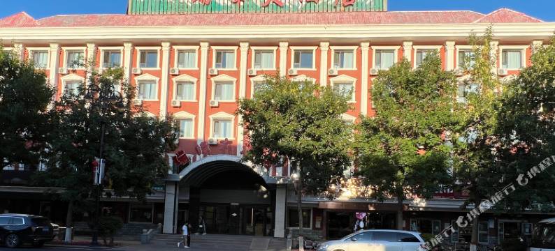 布尔津瑞峰酒店(美食街夜市店)图片