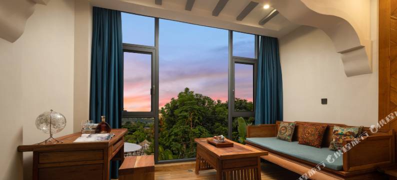 西双版纳三和居望江客栈图片