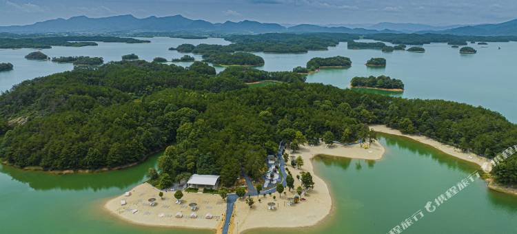山屿海野奢露营地图片