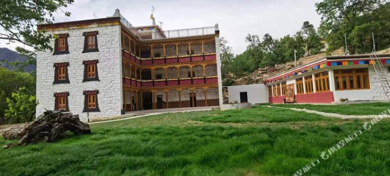 丹巴丹路燃道民宿(中路藏寨景区店)图片