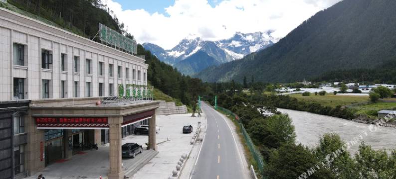 波密四季富氧酒店图片
