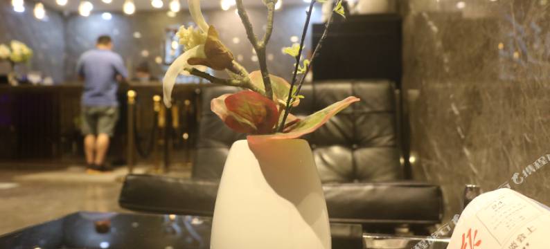 颐酒店(北京三里屯太古里团结湖地铁站店)图片