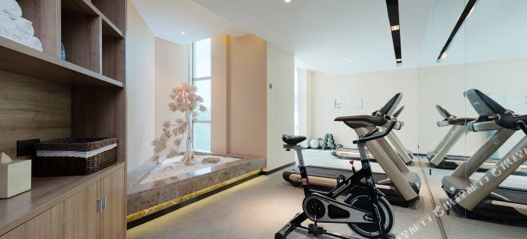 南宁青秀南湖地铁站亚朵酒店图片