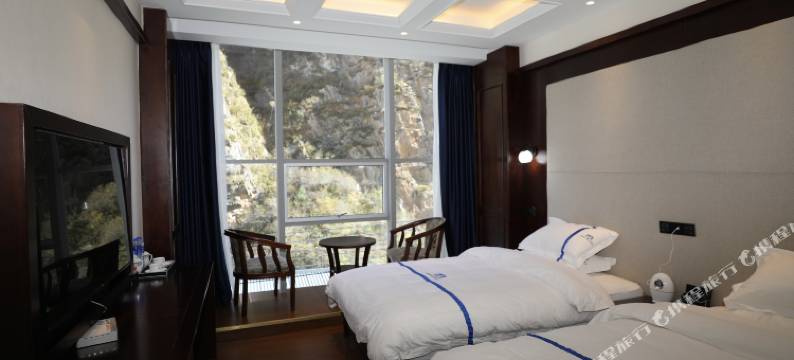 德格川藏大酒店图片