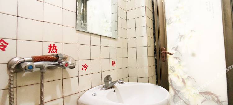 钦文168商务宾馆(江北国际机场双凤桥地铁站店)图片