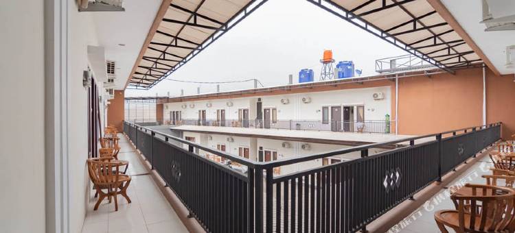 红多兹酒店-近打横锡利旺吉大学(RedDoorz Near Universitas Siliwangi Tasikmalaya)图片