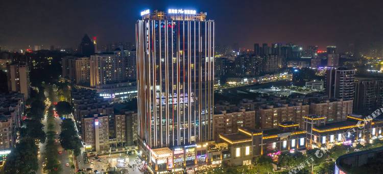 曼陀伦Plus智能酒店(江门和兴广场五邑华侨广场店)图片