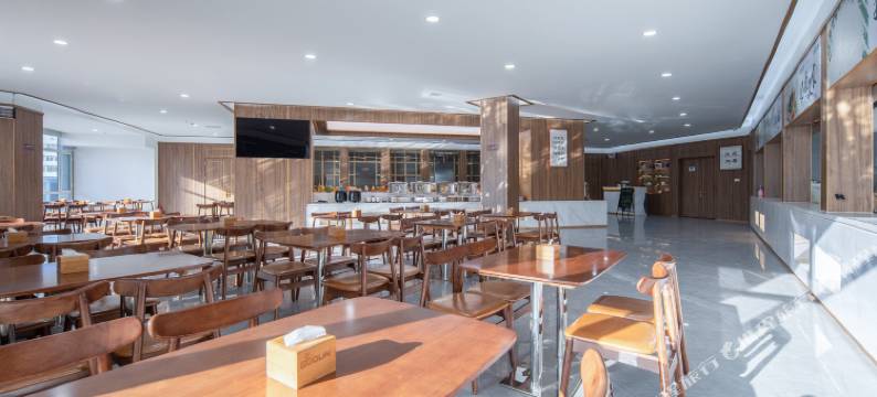 轻朵酒店(青岛市北区台东步行街店)图片