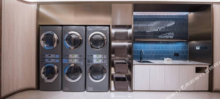 深圳南山新豪方桔子水晶酒店图片