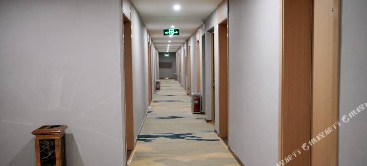 兰郡速八智能酒店(兰陵政府店)图片