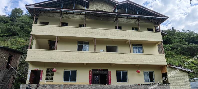 宝兴阿罗云湖客栈图片