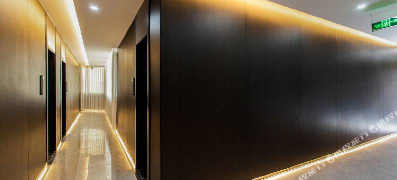 巴塘伯曼酒店图片