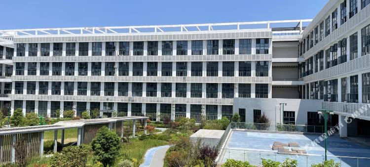 半夏时光影院公寓(武汉大花岭地铁站店)图片